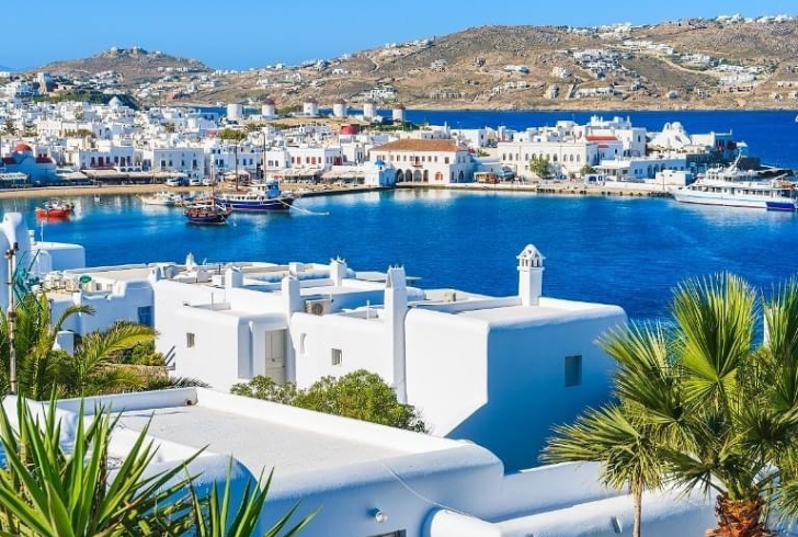 How to plan a trip to greece on a budget